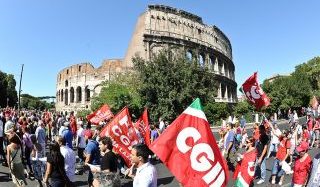 A megszorítások ellen tüntetnek az olasz rendvédelmi szakszervezetek