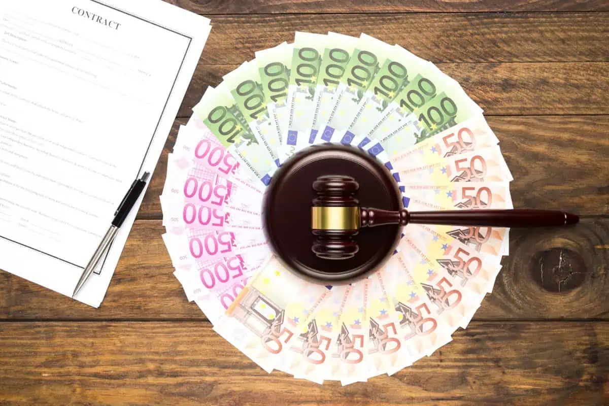 Ismét megbízási díjas pernyerés